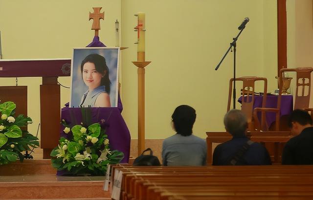 “知情人”曝蓝洁瑛被大佬性侵细节，现场多人围观，无人出手制止
