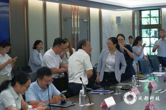 AI+“大健康”如何加快融合？华西医院提需求 9家蓉企组团上门“解题”