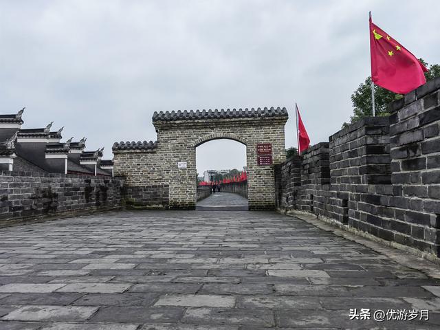 襄阳古城汉江风景很美