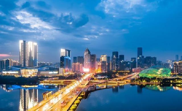 下一个“大连”确定？鞍山，营口落榜，这座黑马城市呼声高！