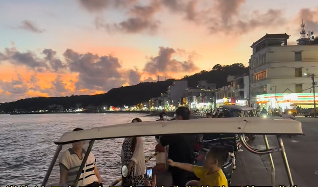 博主吐槽涠洲岛后续！三大一小住店遭拒，聊天记录曝光，老板回应