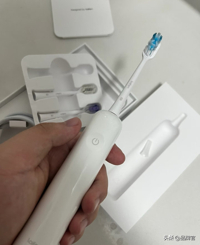 吊打戴森，却打不过飞科？收割中产的家电巨头，被前员工“背叛”
