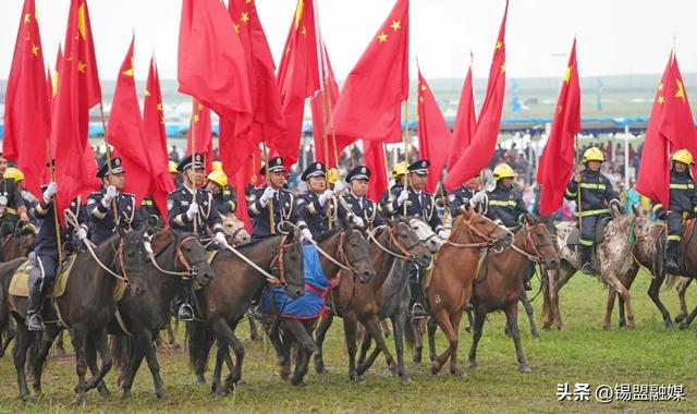 高清大图！直击内蒙古自治区第35届草原那达慕开幕式现场→