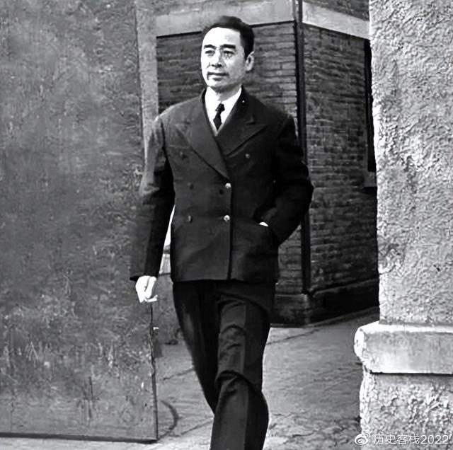 蒋介石唯独不敢动周恩来？如果动他：估计老蒋整个嫡系都得反！