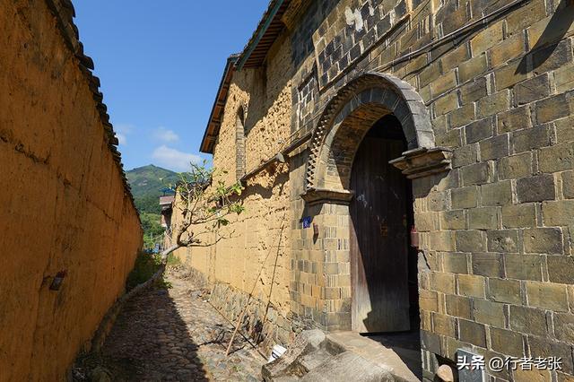走遍福建古村落，白云山下龙溪畔，一座“城堡式”百年古民居