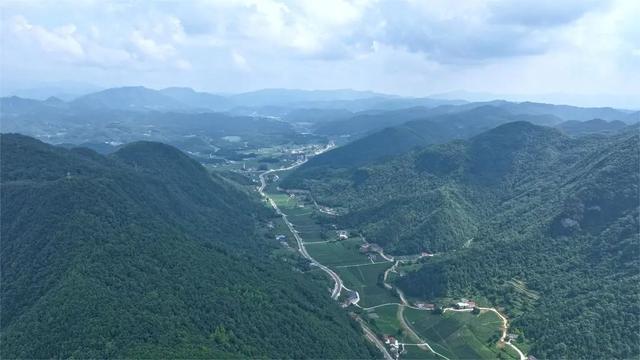 宜昌最北极，八成外地人涌入