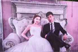 CBA最年长的球员，职业生涯赚到1560万元，娇妻又漂亮又有才图片