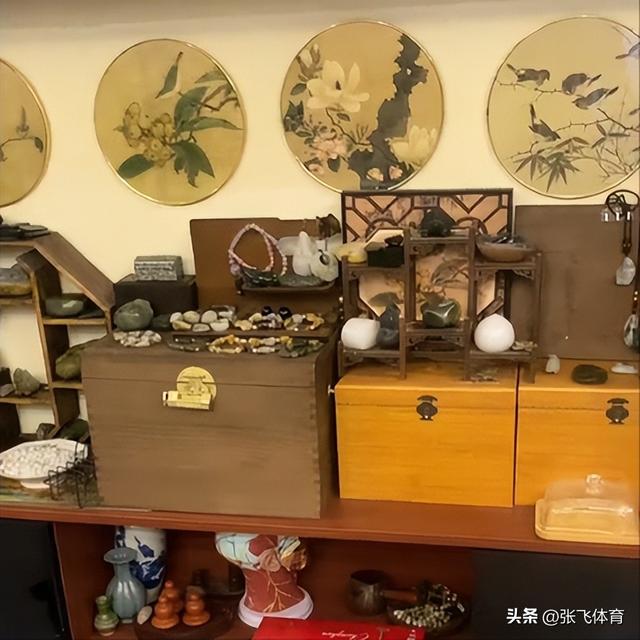 北京肖哥突发去世，年仅45岁，家里原石成堆开大奔，十几套房出租