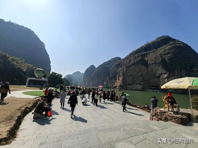 龙虎山三绝之古越族崖墓群