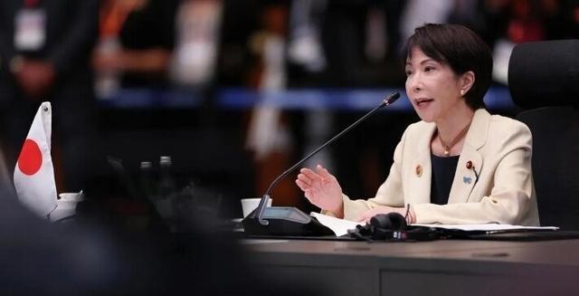 公祭日前夕	，中方对高市措辞变了，并通告全球，日本皇后出面求饶