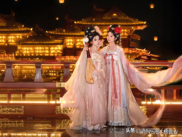 汉服攻占洛阳！满城穿越的“神都”拿捏了年轻人的终极嗨点