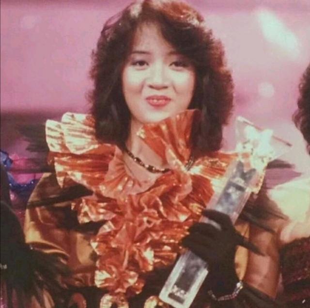 被戴8次绿帽子，3次被捉奸在床，这就是我们“玉女”守卫的爱情
