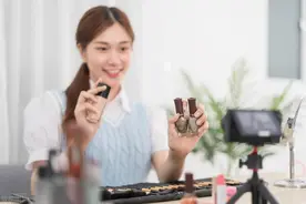 “网红”因言论翻车？主播不能只有“五官”，更要有“五观”！图片