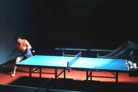 县城的中老年人，聚在退役世界冠军的抖音里交作业图片