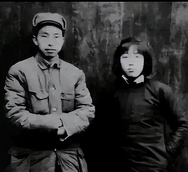 她15岁入党，18岁和主席成亲，如今仍健在	，却几乎不出来露面