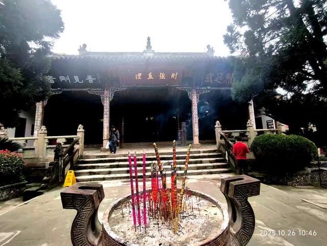 阆中古城里的张飞庙