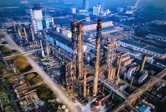 东亚局势紧张，俄军舰突然开进千岛群岛，也想对日本动手？