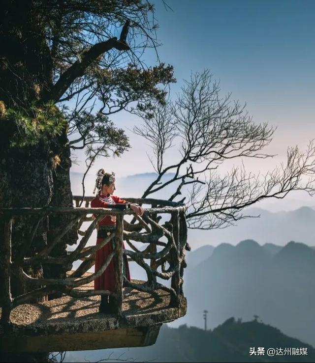 错过等一年！巴山大峡谷秋色刚开场，彩林已美成仙境！