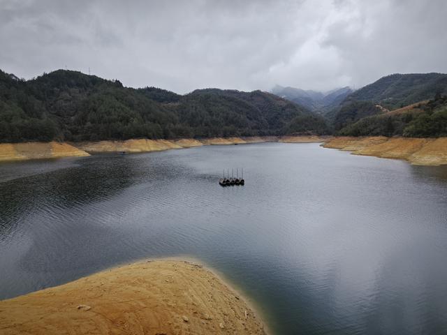 云和湖和龙泉剑