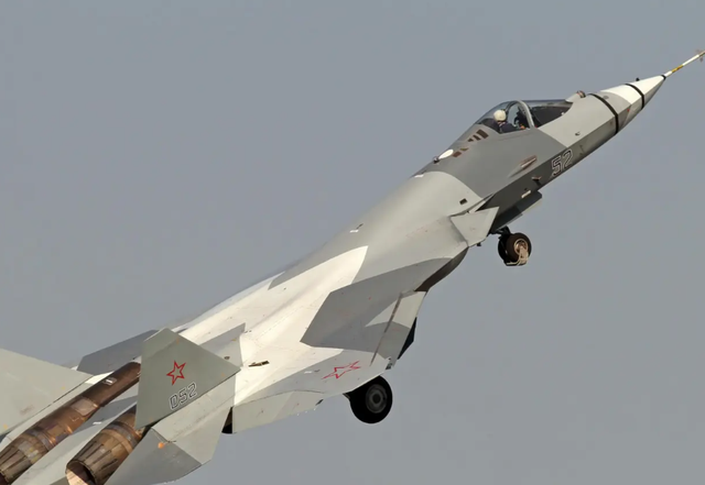 中国在超级大国垮台前，购入顶级战机，抓住了赶美超俄的契机