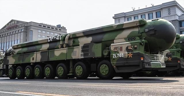 中国核导弹东风-61射程覆盖全球，让西方的朋友做出回答！