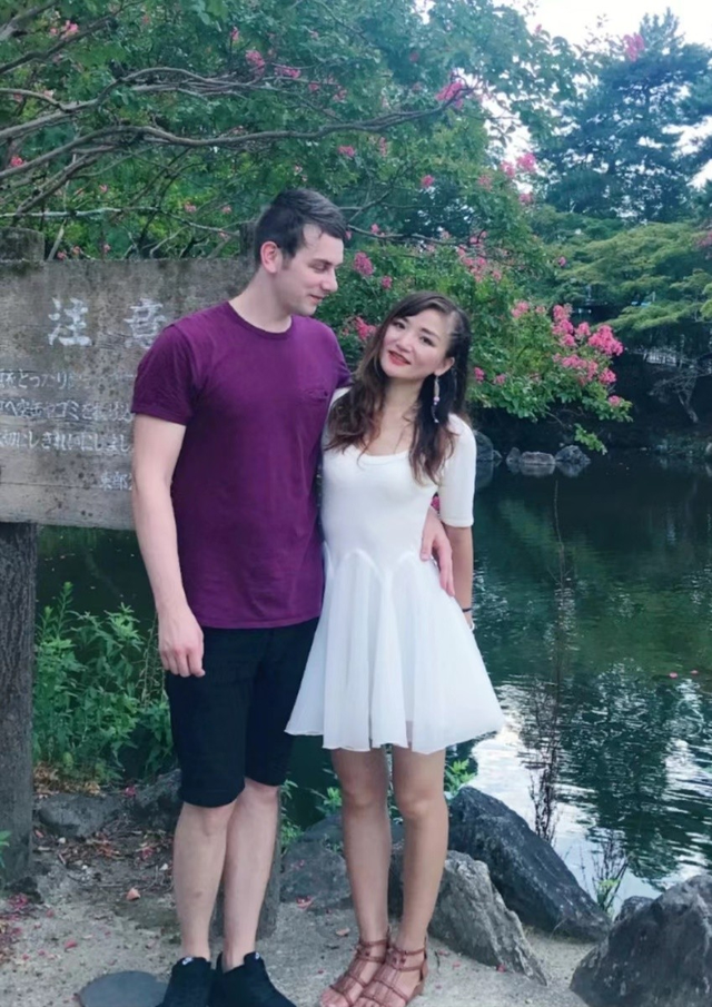 英国小伙爱上广东女孩，结婚后做上门女婿，继承老丈人全部资产