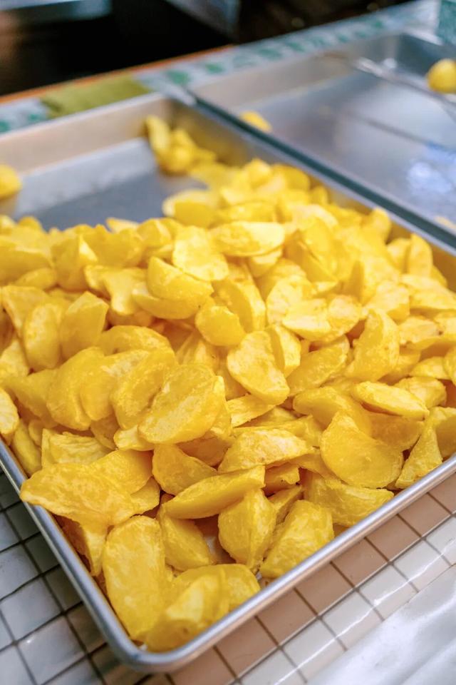 红河“古镇”里超隐蔽的小吃街，10多年小吃扎堆 还能看到江南风光