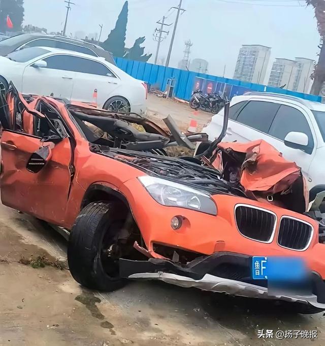 烟台一渣土车侧翻压死女老师，遇难者家属讲述： 很多学生来悼念，肇事车经改装严重超载