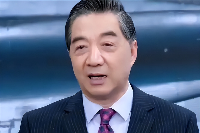 张召忠：美国就算一动不动	，中国20年也追不上，中美差距那么大？