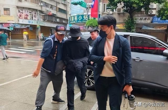 王大陆事件扩大！修杰楷、陈柏霖被上铐带走，贾静雯称孩子被吓到