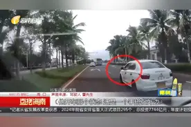 海南一驾校教练车被指路上“别车”，交警回应：妨碍驾驶，依法处罚！图片