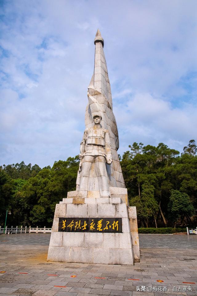 清明扫墓哪里去 祭烈士寻光荣足迹