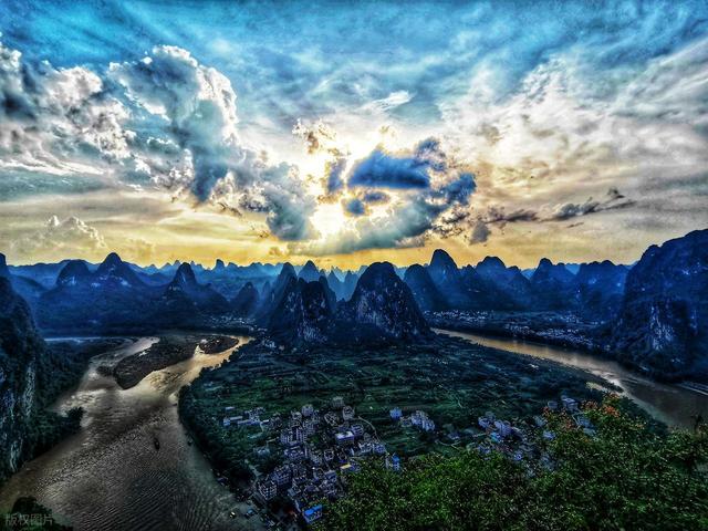 跟着男朋友到了桂林生活了一年了，说实话，我羡慕桂林的生活