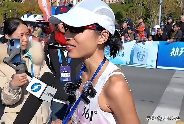 “最快女护士”再起风波！本人账号清空，官媒发声，白岩松被牵连