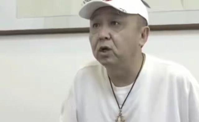 钱再多也没用，官媒出手揭露岳云鹏夫妇真实现状，走上于谦的老路