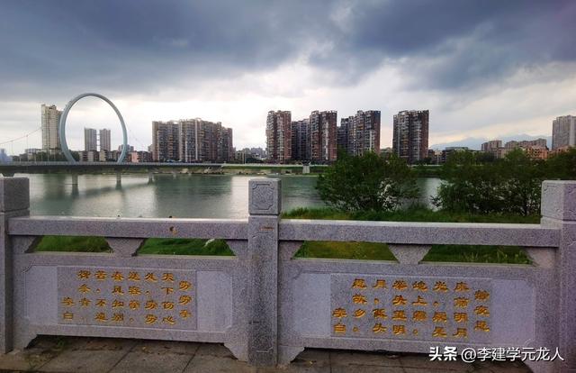 寻李白到江油