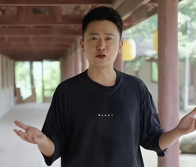 张蕾担心的事发生，杨帆患绝症传闻真相大白，白岩松一个字没说错