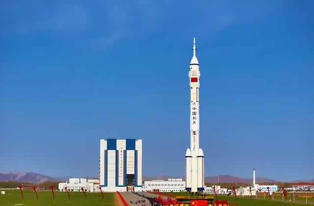 封神！“神舟21”3.5小时直达太空、400公里对接精准到毫米