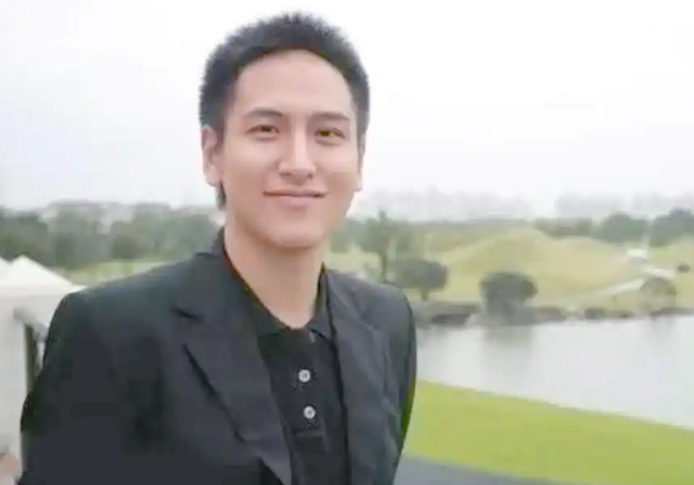 母亲是影后，父亲浦东开发第一人，继承上海百套房，21岁身价百亿