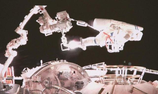 神二十遭遇“太空杀手”？杨利伟昔日噩梦成真，中国展示王牌后手