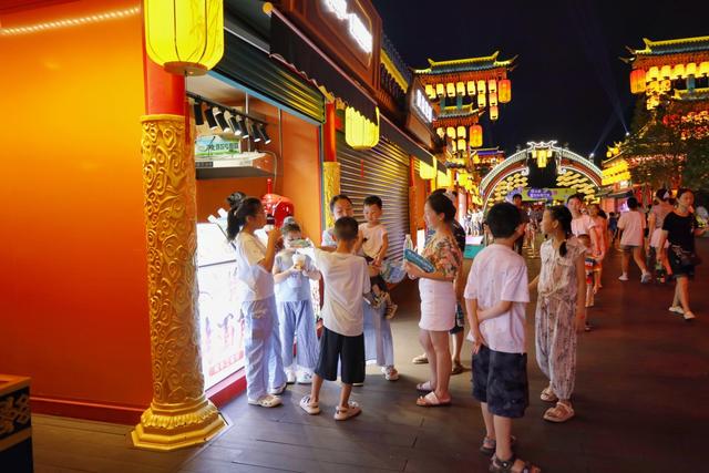 广安不夜城"浪出圈·夏日造浪计划"火热进行中