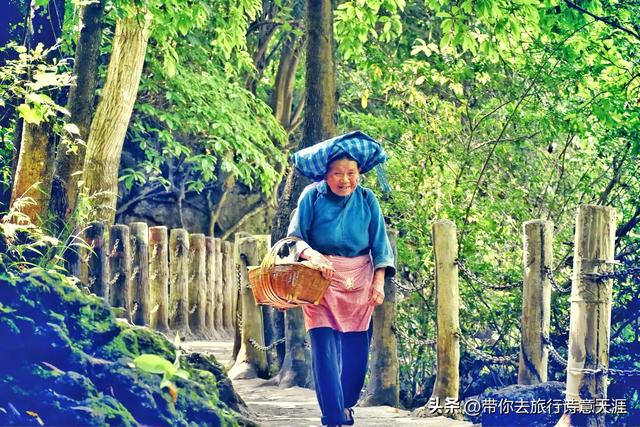 小七孔景区的瀑布和水石森林