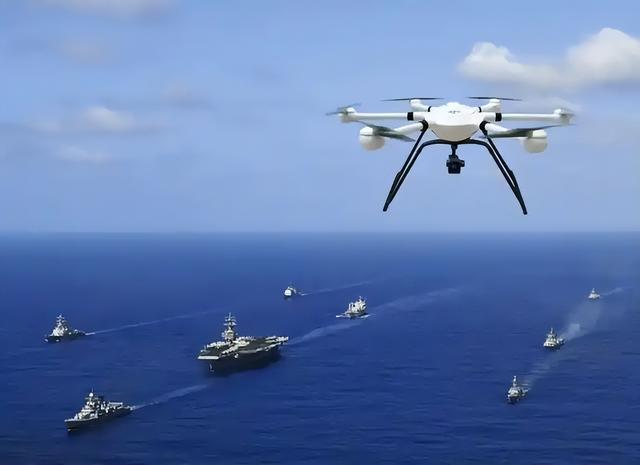 外观是集装箱货船，内部却搭载60个垂发，伪装性极强的辅助巡洋舰