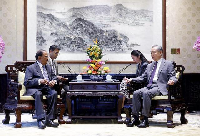 特朗普一句话，揭了印度的老底，莫迪该知道：中国和美国真不一样