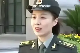 女航天员王亚平大校，丈夫赵鹏身份不简单，一张全家福揭开秘密图片