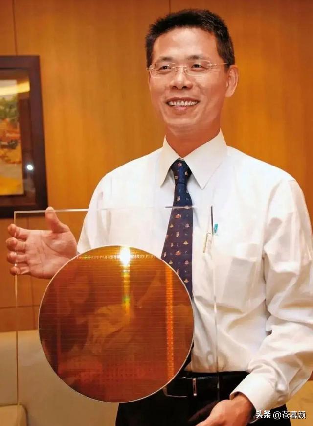 美国发出全球通缉令，逮捕中国芯片科学家陈正坤，现在怎么样了？