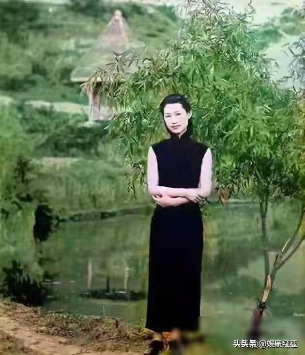 张学良和赵一荻被幽禁的真实彩色照，35岁赵一荻皮肤白皙风韵犹存