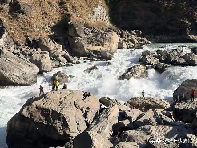 虎跳峡落水男子已找到，但打捞遇2大难点，救援人员讲述其中原因