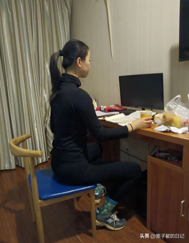 女民兵李思颖阅兵回家仅半天，再传喜讯，获得新身份，去向引热议