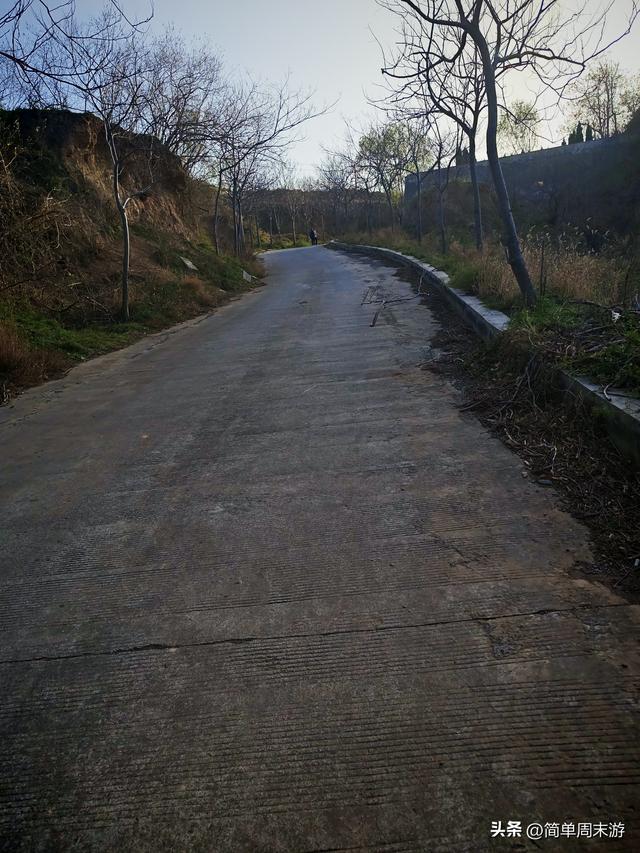 19）虎牢关闲溜记，寻绊马索，登点将台，望黄河渡口，品三国风云